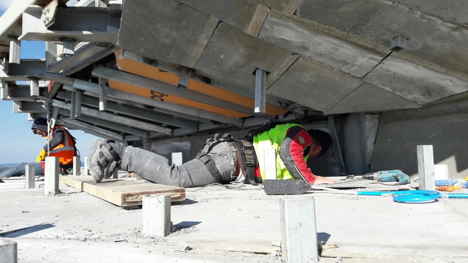 Kontrol kulesinde teknik saha uygulaması